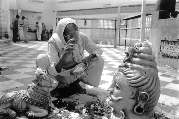 Shiva Puja,Bateshwar,India,gelatin silver print